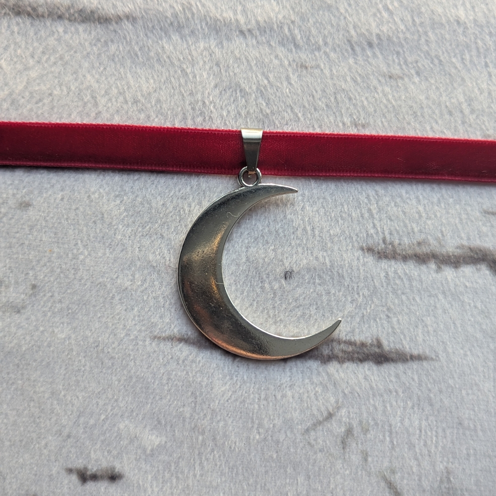 🩷 Moon Choker